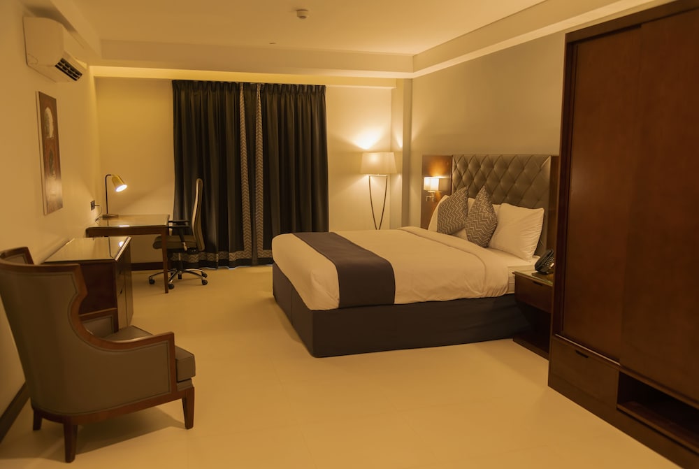 Suite, Multiple Beds - Photo 2