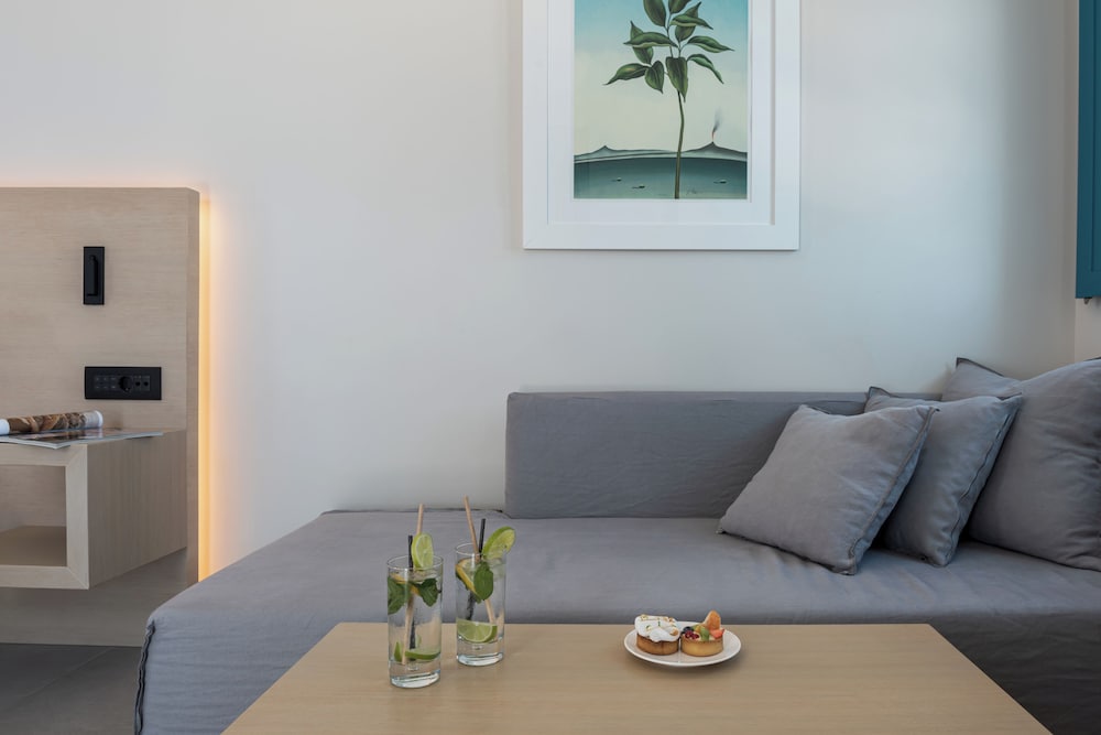 Island Junior Suite - Photo 7