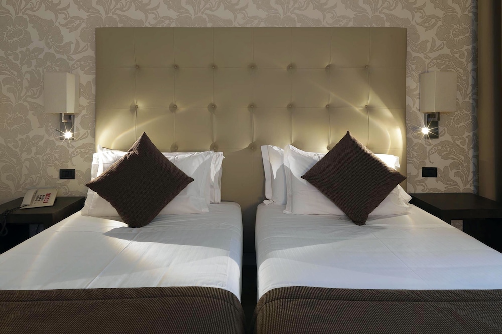 Deluxe Double Room Single Use photo 3