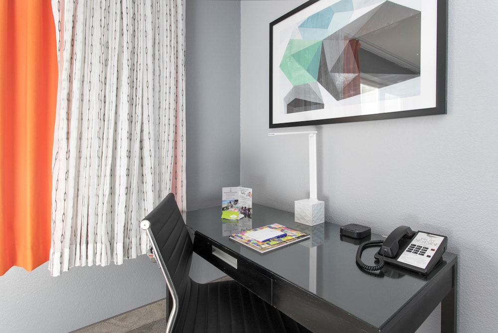 Suite, 2 Bedrooms photo 2
