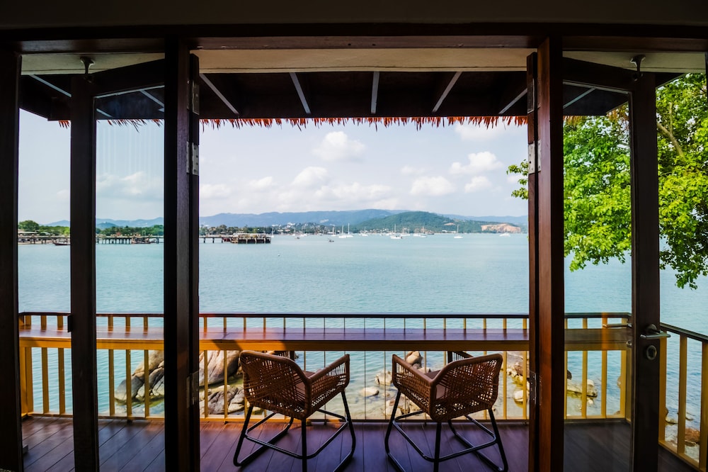 Grand Deluxe Sea View with Bathtub - Photo 2