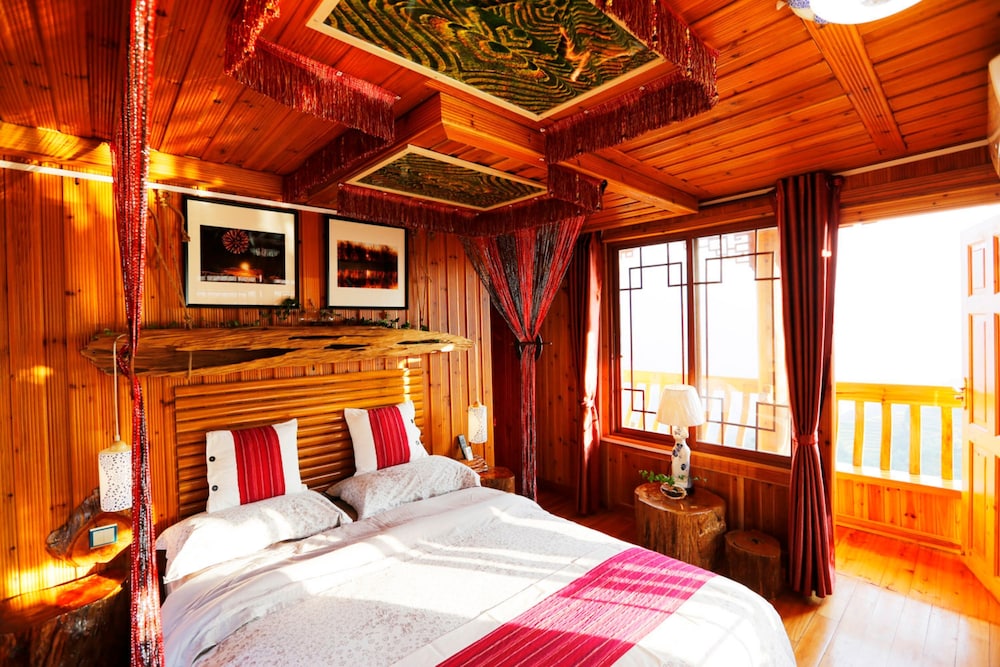 Honeymoon Room photo 1