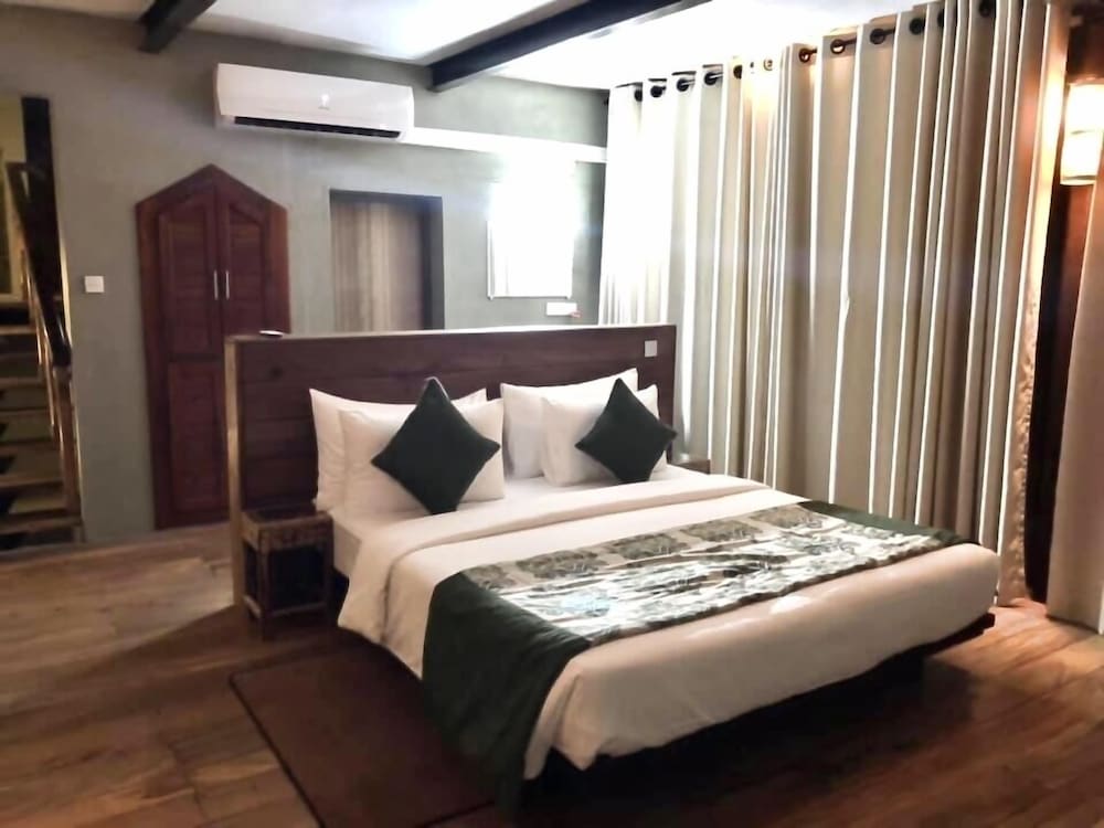 Superior King Room photo 2