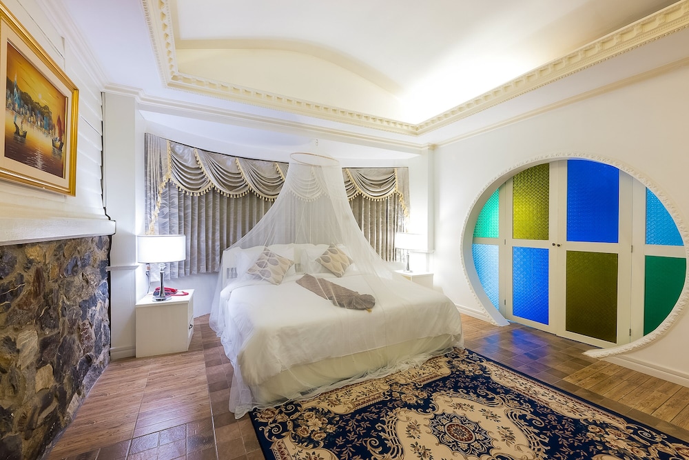 Honeymoon Suite photo 3