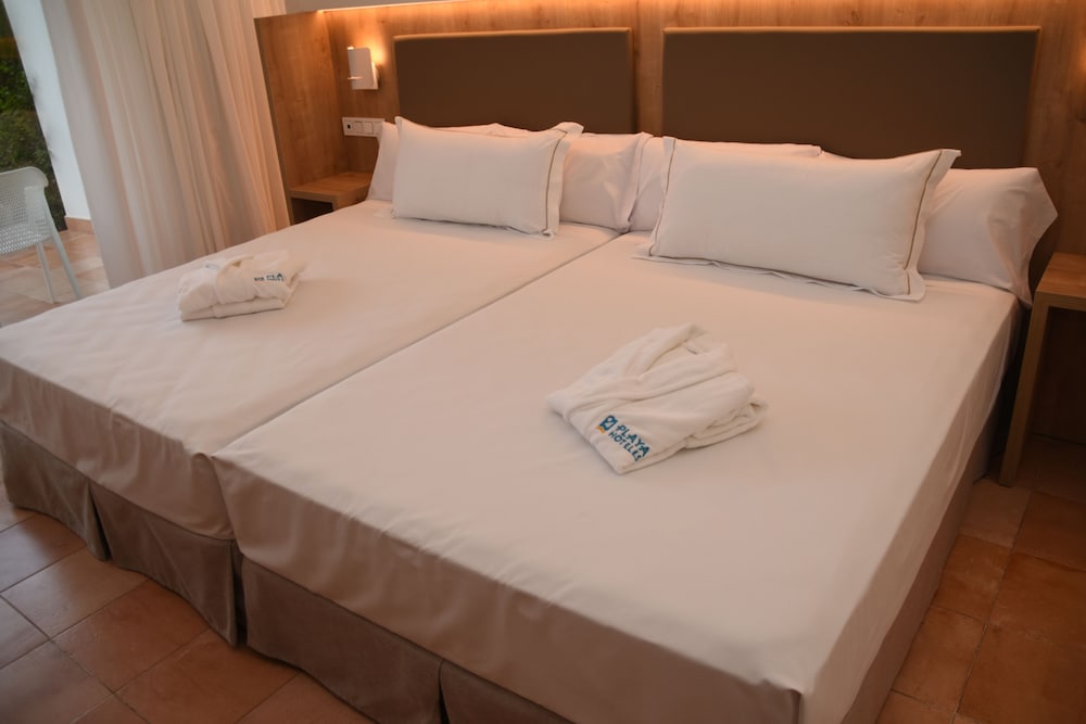Superior Double Room, Terrace, Garden Area - Photo 12