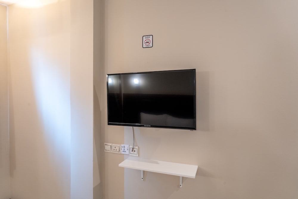 Standard Room, 1 Queen Bed - Photo 4