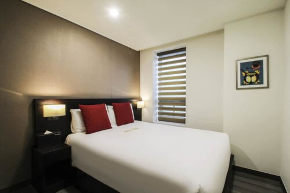 Family Suite with Living Room photo 3