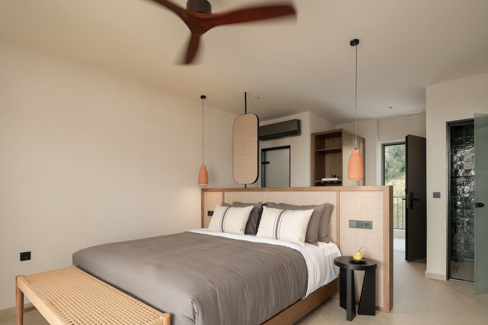 Deluxe Double or Twin Room, Sea View - Photo 4