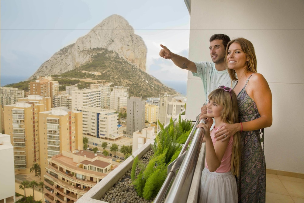 Standard Room, Balcony (2 Adults and 2 Children) thumbnail 5
