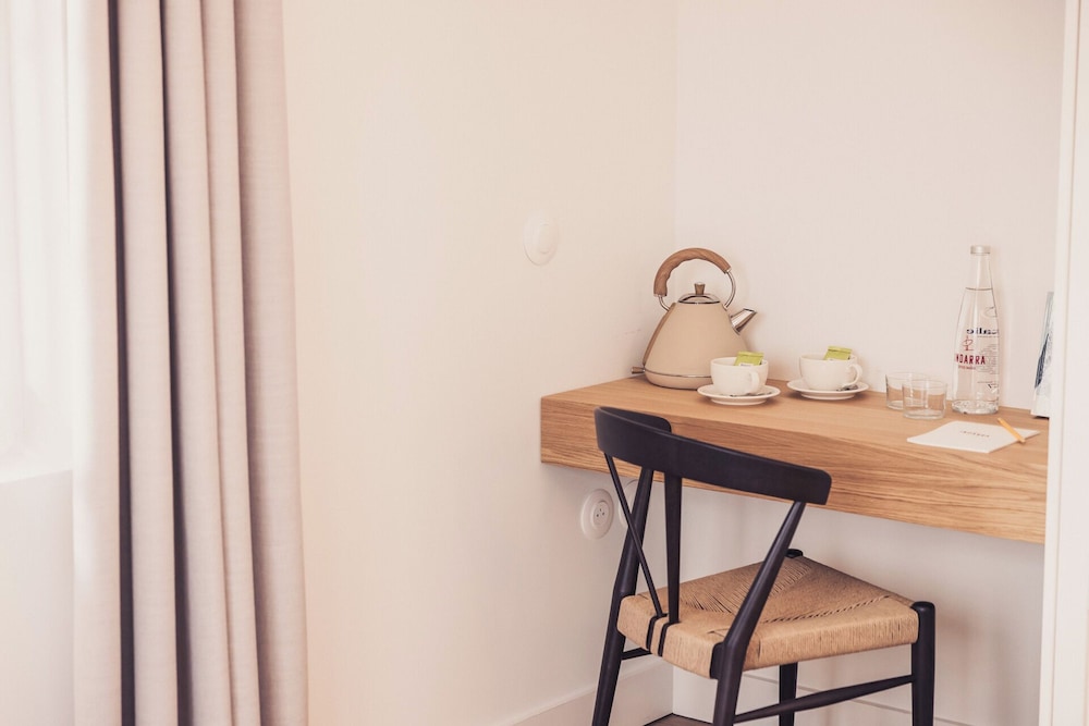 Room - Photo 2