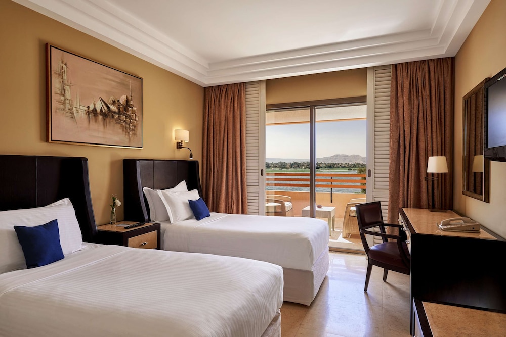 Deluxe Room, 2 Twin Beds (Nile View) - Photo 1
