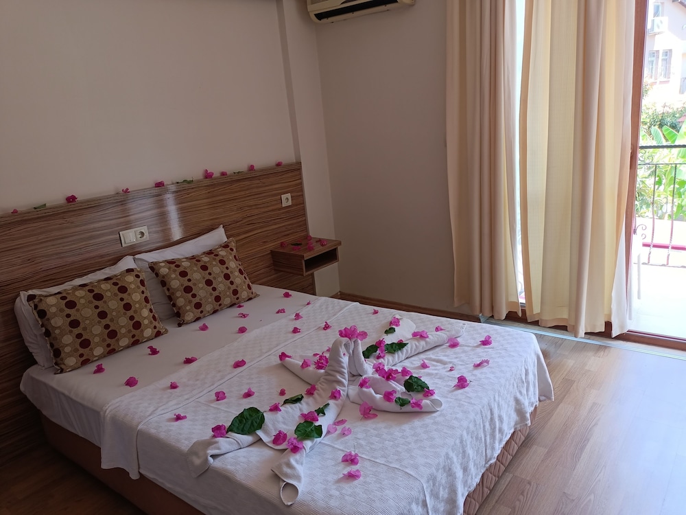 Standard Double Room - Photo 3