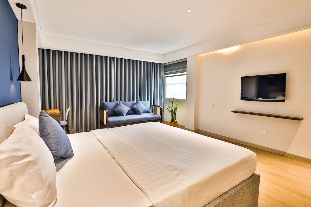Deluxe Room, City View photo 2