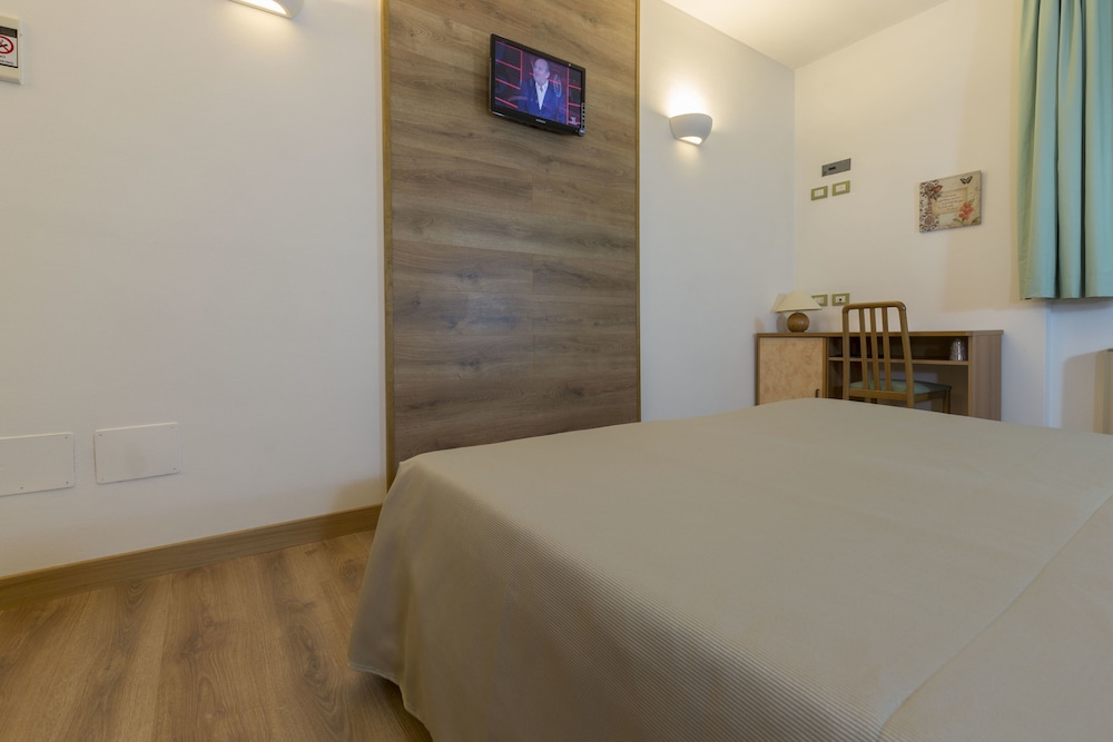 Double Room - Photo 4