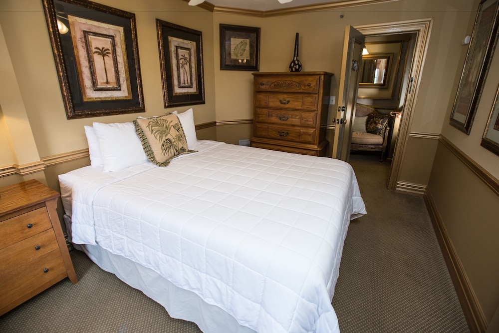 Deluxe Room, 1 Queen Bed, Private Bathroom, Ocean View (Deluxe Queen With Ocean View) photo 3