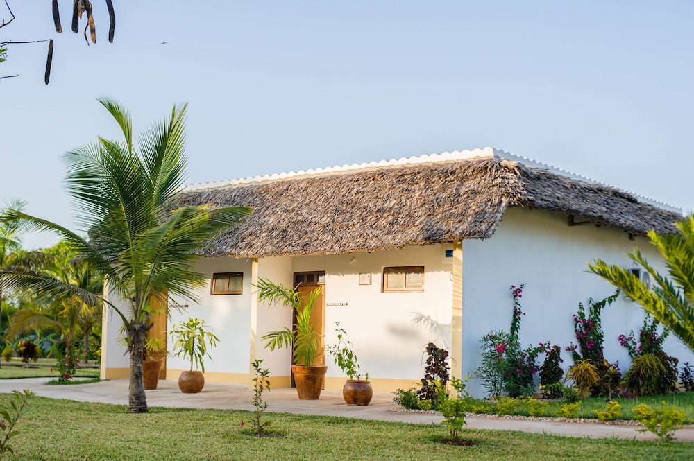Deluxe Room, 1 King Bed, Sea View