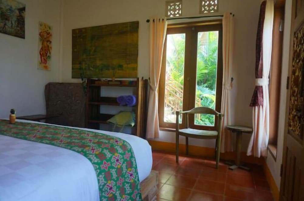 Deluxe Triple Room, Partial Sea View photo 2
