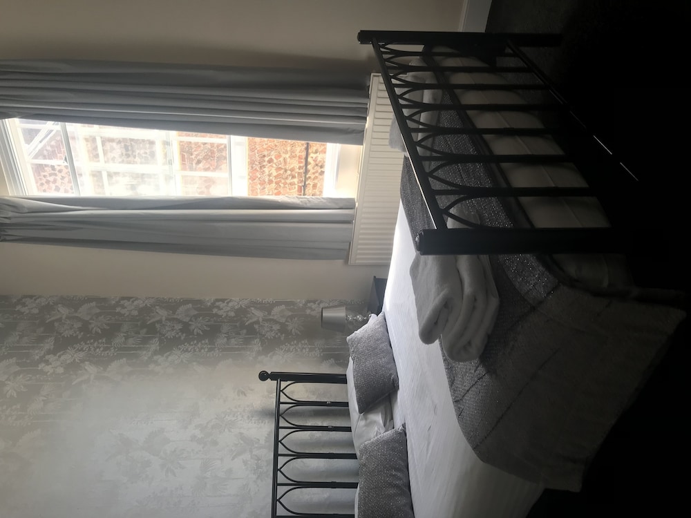 Double Room (Medium) photo 3
