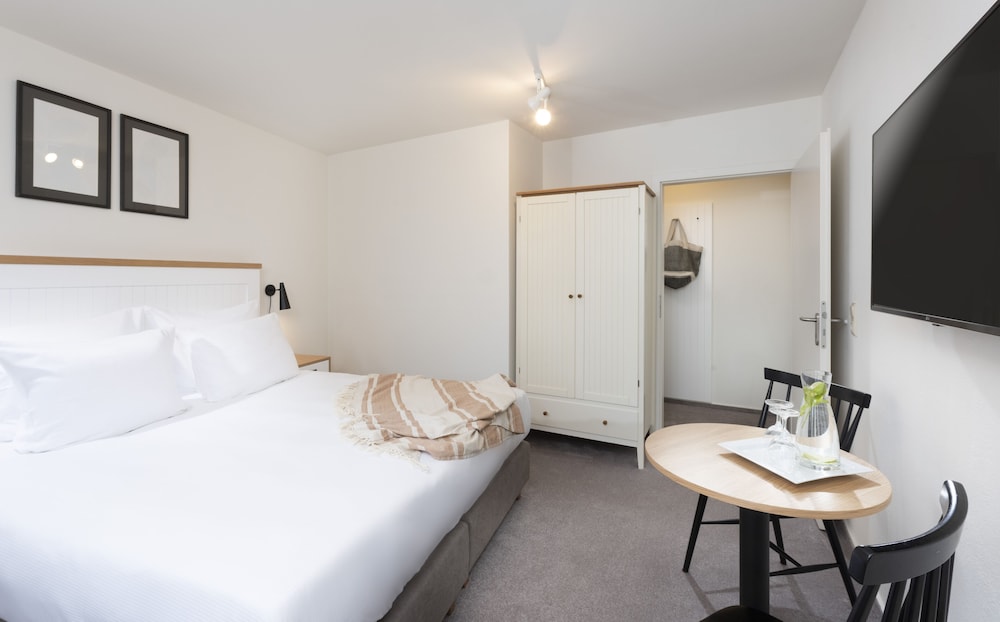 Economy Double Room photo 2