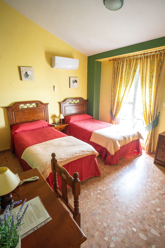 Double Room - Photo 11