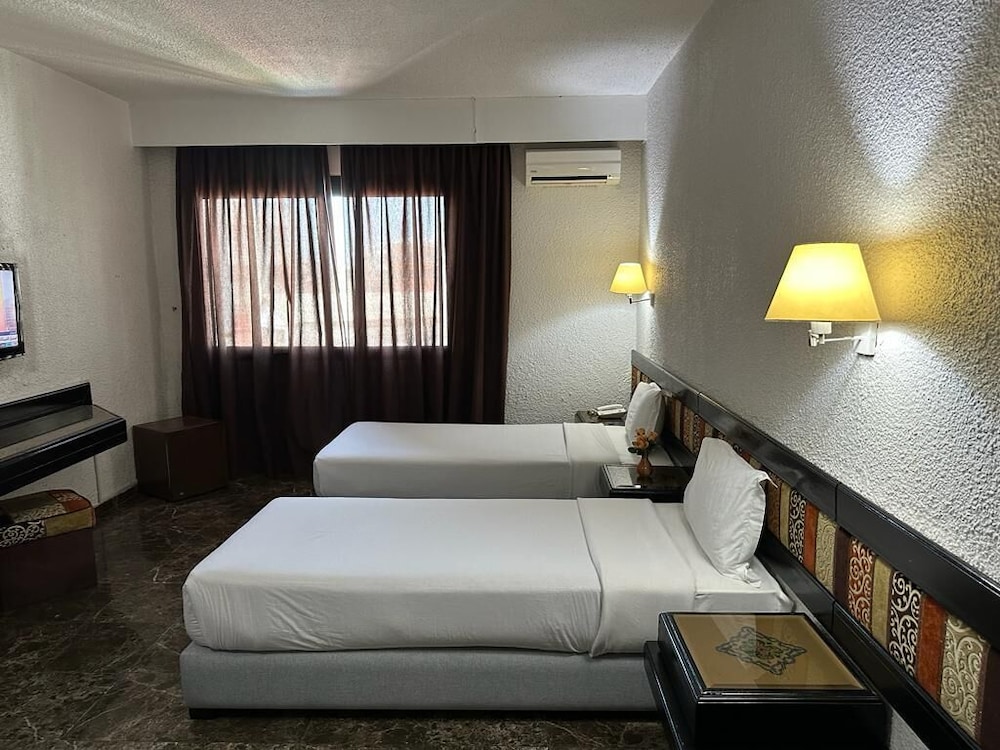 Economy Twin Room photo 3