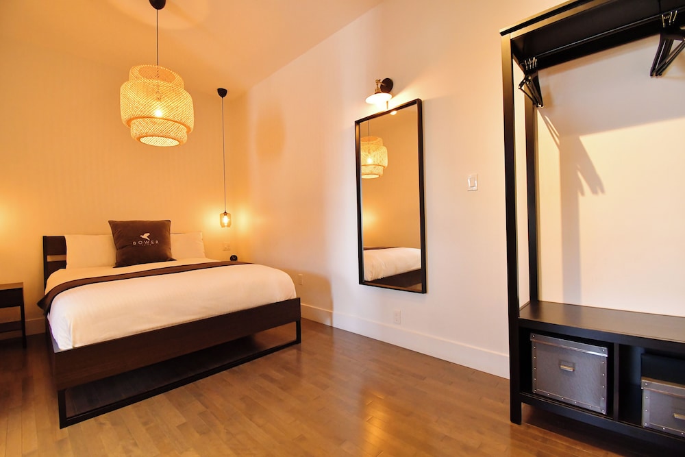 Signature Studio Suite, 1 Queen Bed, Kitchen photo 2