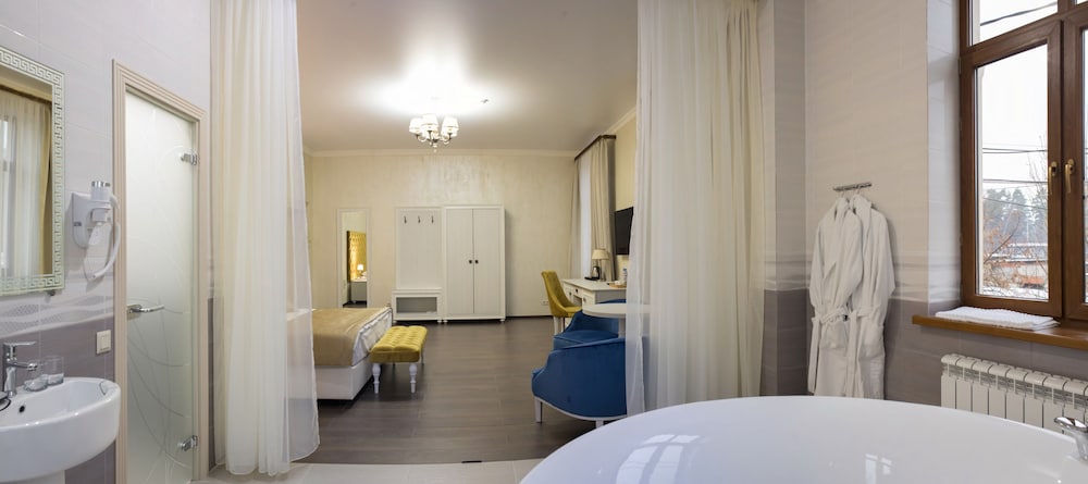 Deluxe Double Room (203) photo 2