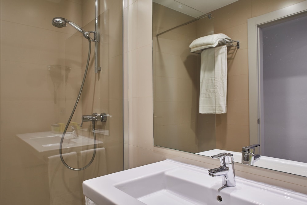 Deluxe Double Room Single Use Deluxe Double Room Single Use