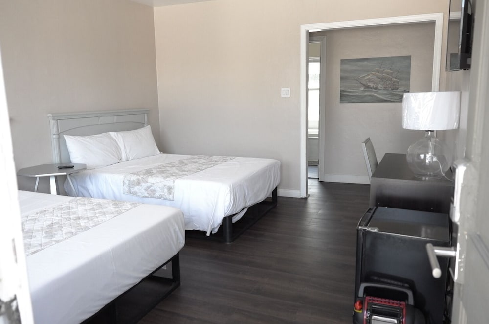 Deluxe Double Room, 2 Queen Beds photo 1