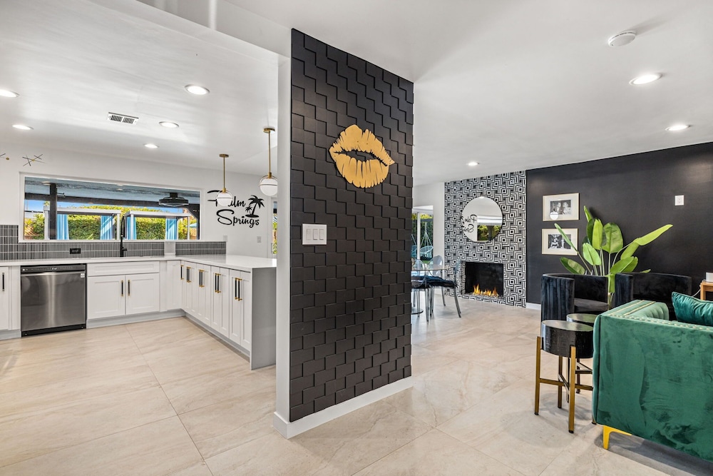 The Ritz - Luxury Home With Pool Speakeasy Bar, Billede 75