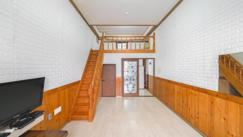 Basic Room, 1 Bedroom (201(Oceanview)) photo 2