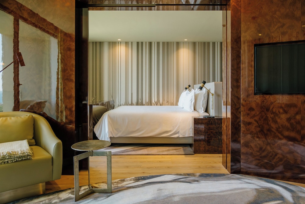 Onice Ocean View Suite