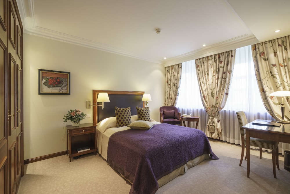 Superior Single Room (Mountain)