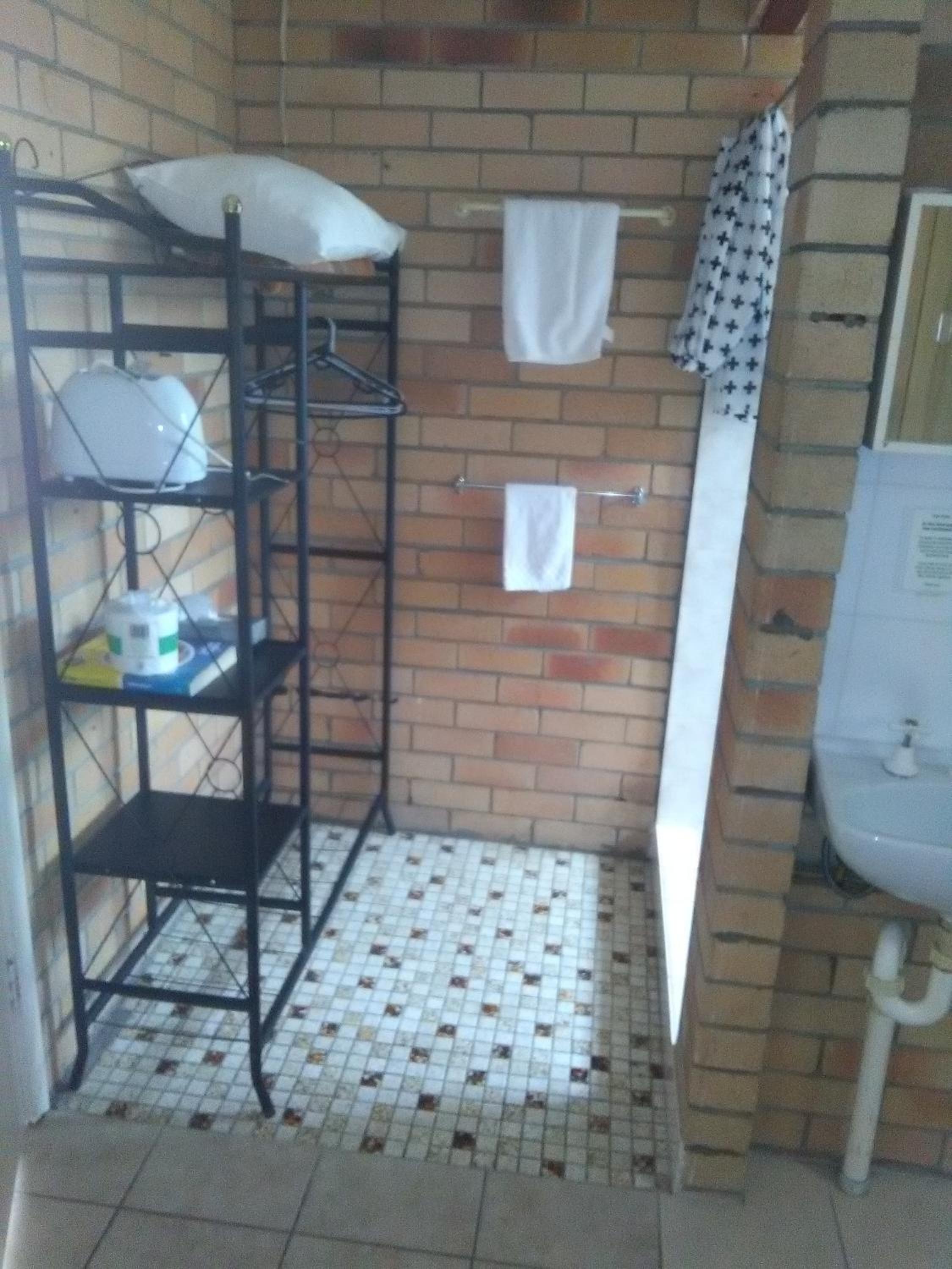 Budget Single Room photo 2