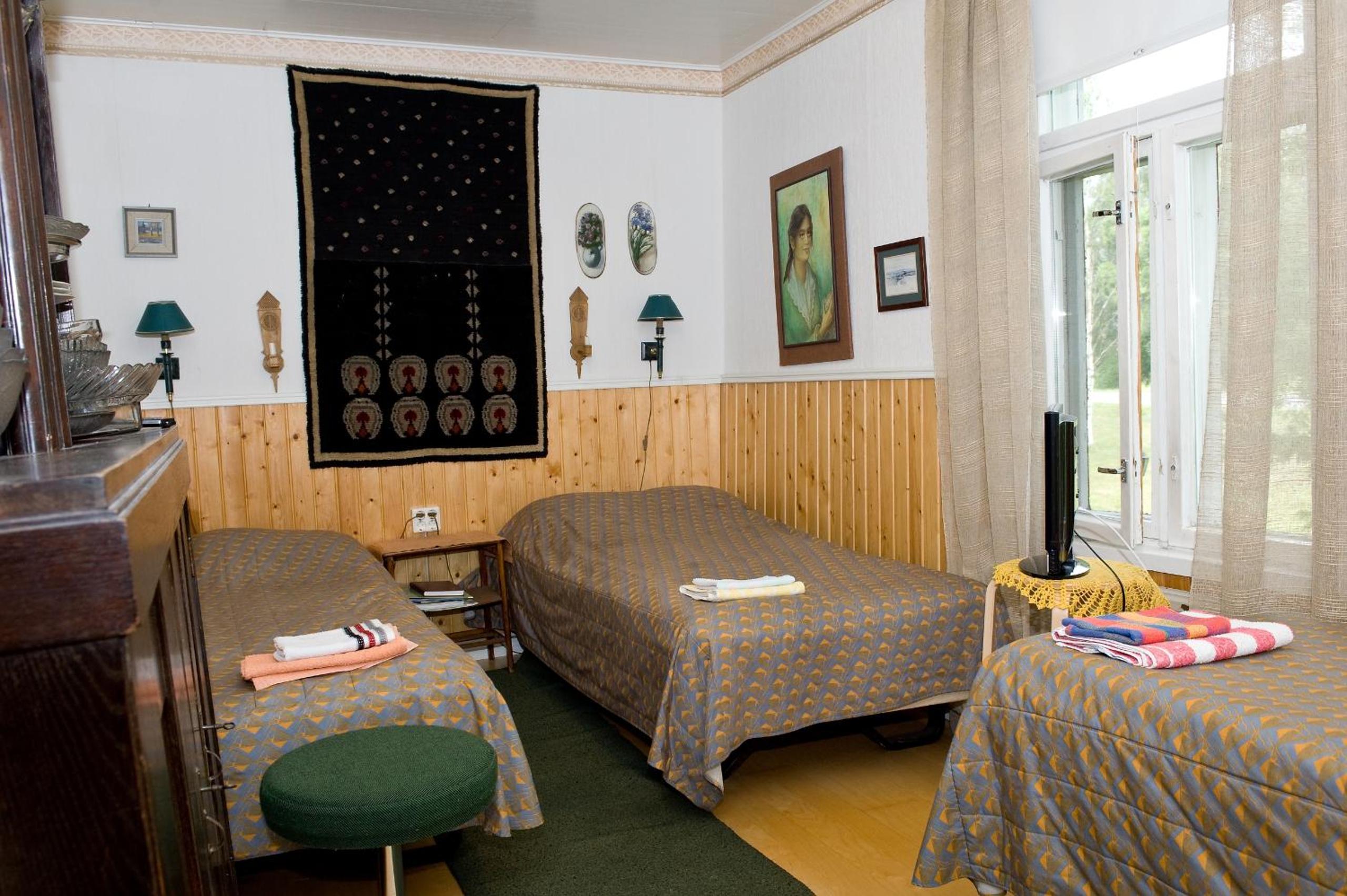 Triple Room with Shared Bathroom photo 2