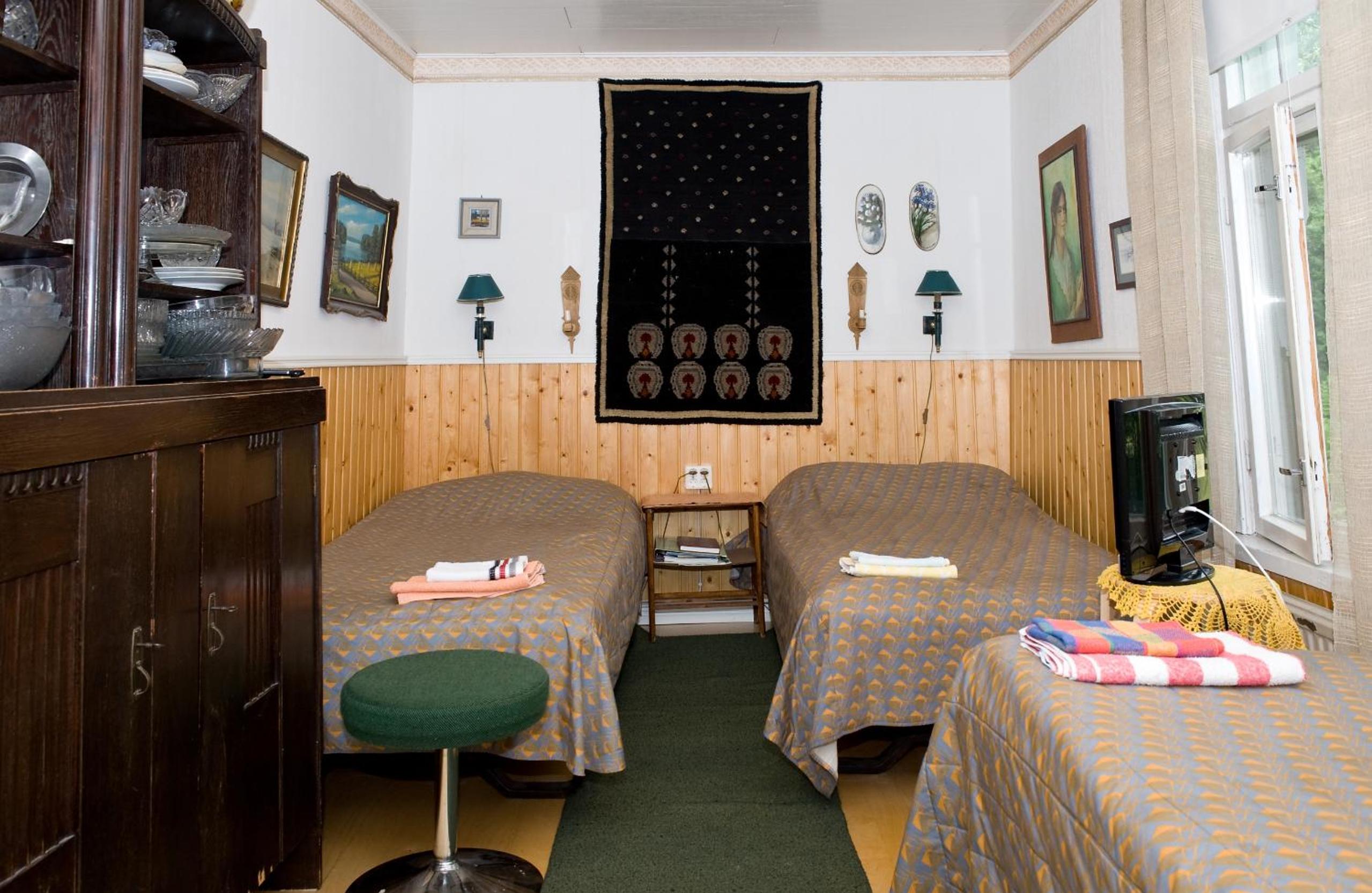 Triple Room with Shared Bathroom photo 3
