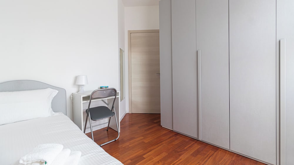 Apartment (4 Bedrooms)