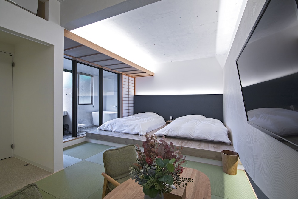 Elite Triple Room