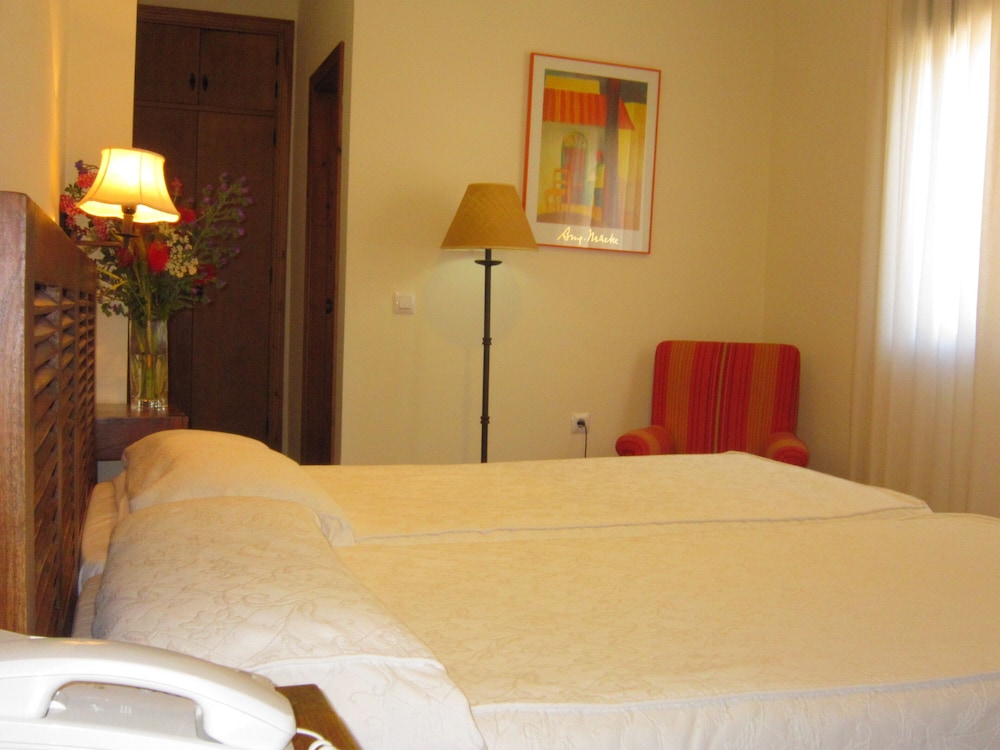 Basic Double Room photo 3