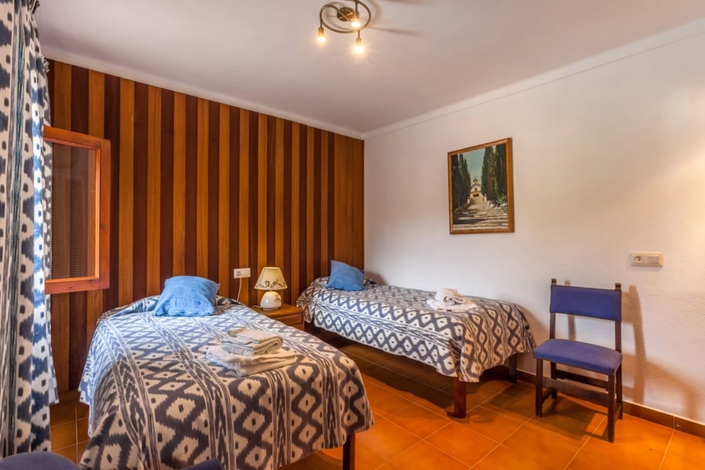 Villa familiar, 3 habitaciones, vista a la piscina