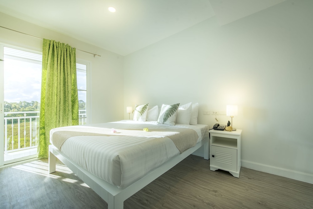 1 Bedroom Suite photo 2