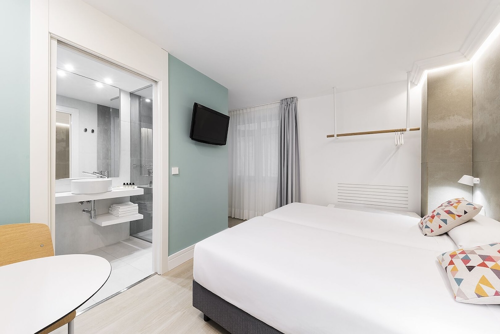 Economy Twin Room