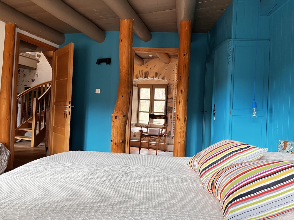 Room (La Mayse)