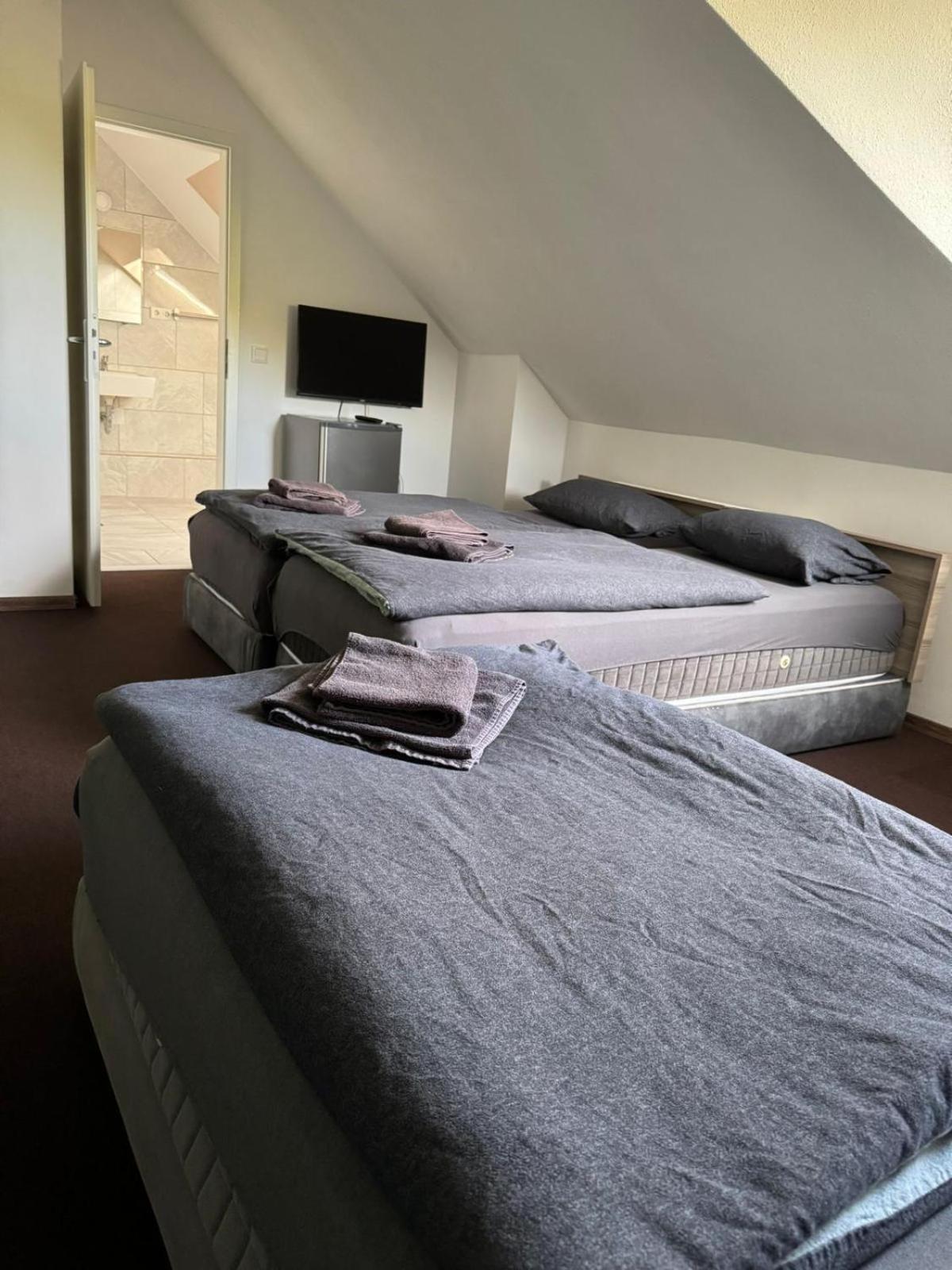 Quadruple Room with Private Bathroom