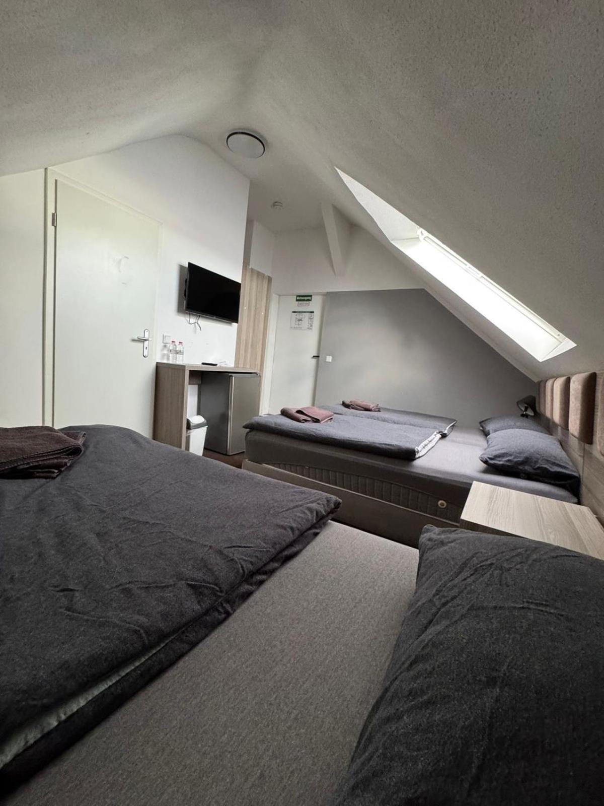 Mixed Dormitory Room