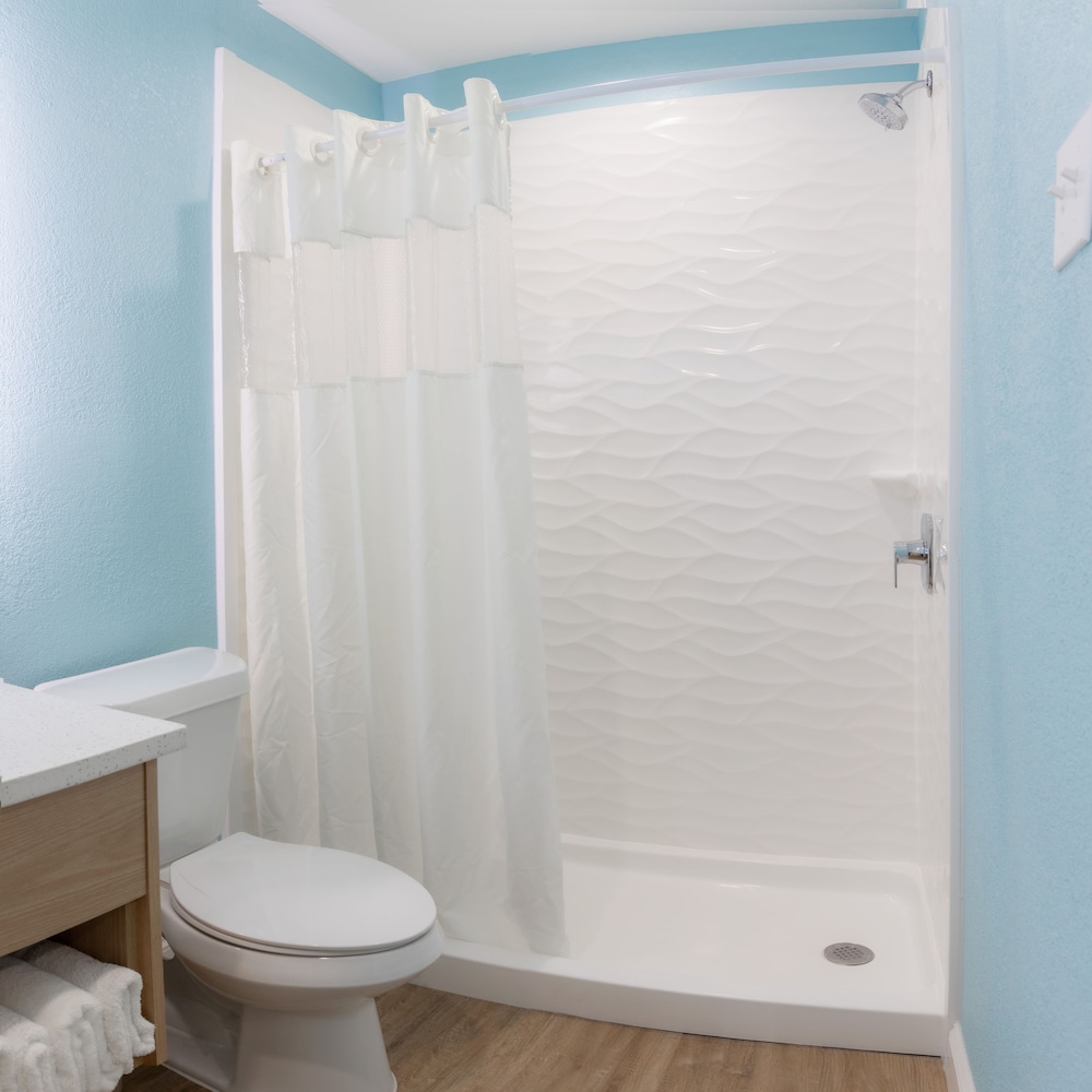 Deluxe Room, 2 Queen Beds, Kitchenette - Photo 4