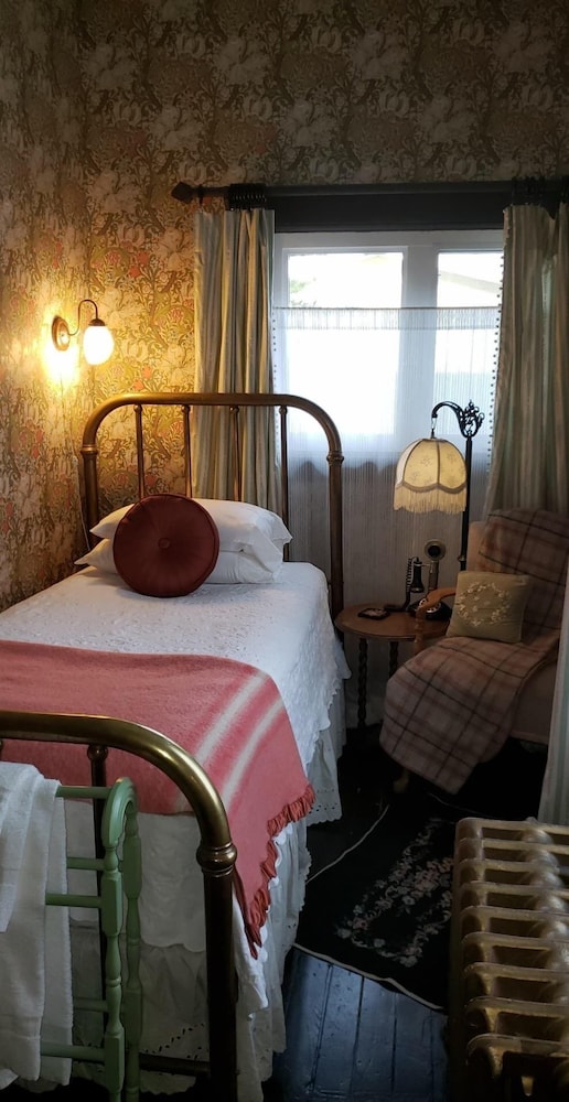Basic Single Room, Shared Bathroom (Maids Room) photo 1