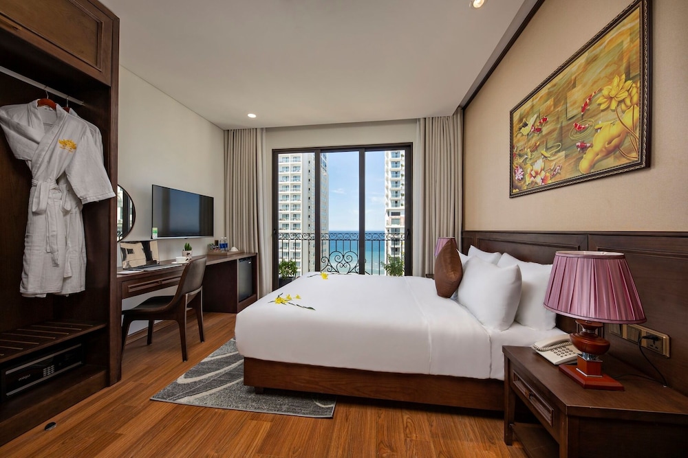 Deluxe Double Balcony with Sea View - Afternoon Tea Included - Photo 6