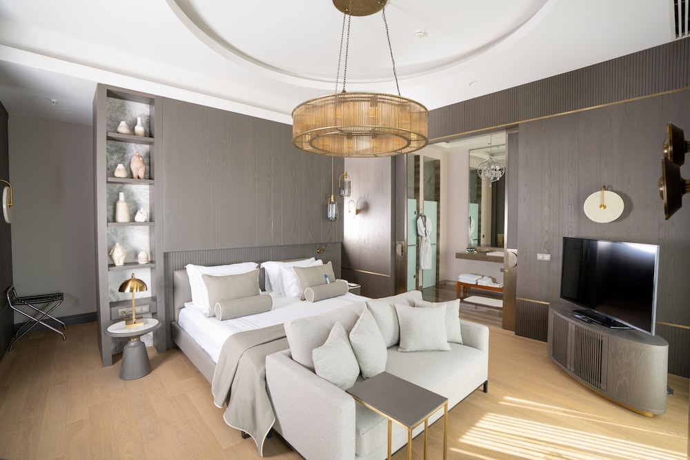 Panorama Suite (Urban Chic Lounge Access)