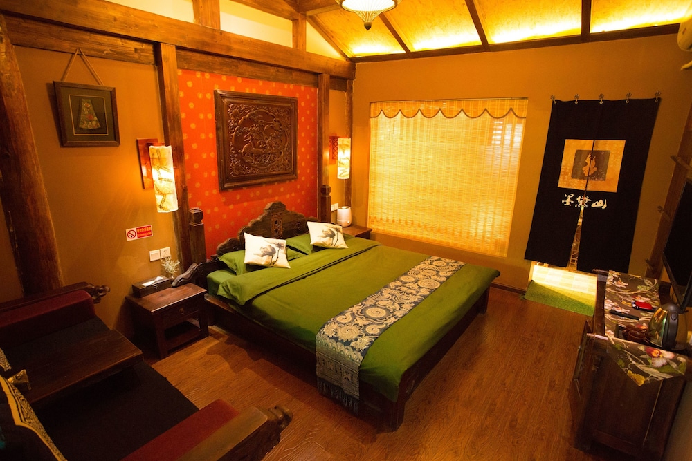 204 Deluxe Double Room